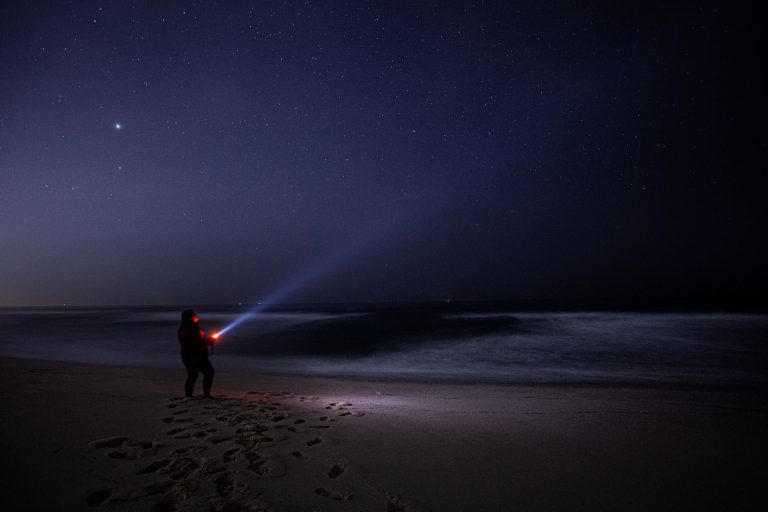 Stromausfall in der Wohnung: Was 2026 sofort zu tun ist